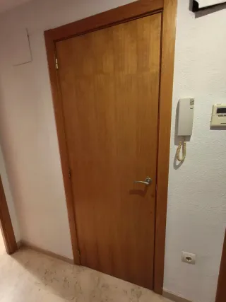 Puerta interior madera pino