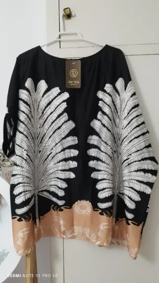 Ropa Estampada Hoja Negra y Beige Talla Única