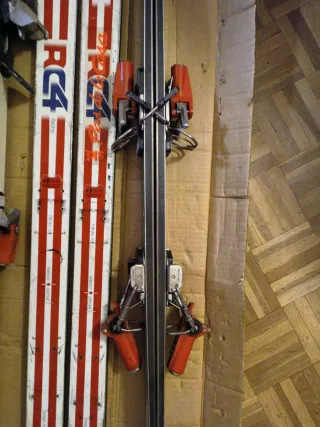 Esquís Fischer con fijaciones