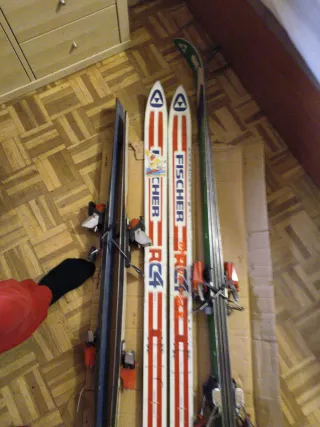 Esquís Fischer con fijaciones