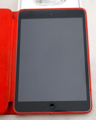 iPad Mini 4 7.9'' 16GB. En caja y con carcasa roja