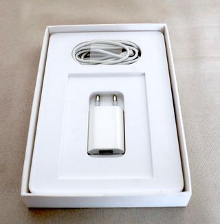 iPad Mini 4 7.9'' 16GB. En caja y con carcasa roja