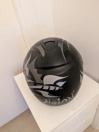 Casco de moto negro
