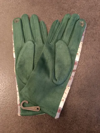 Sciarpa e guanti invernali con gatti