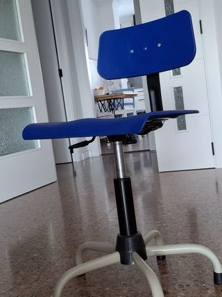 Silla industrial para coser