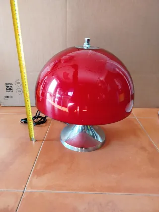 Lampada vintage in metallo rosso stile seta