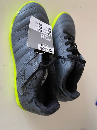 Botas de fútbol niño talla 28