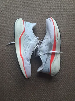 Nike Pegasus 41 Talla 44 Naranja Blanco
