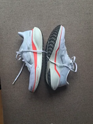 Nike Pegasus 41 Talla 44 Naranja Blanco