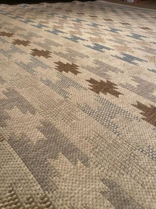 Alfombra grande diseño geométrico