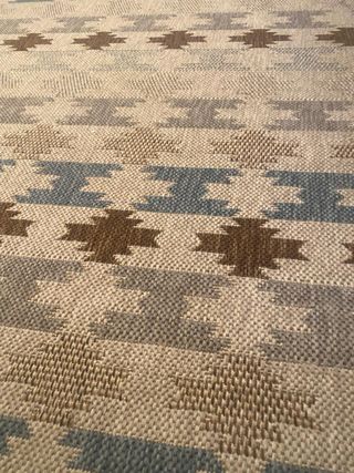 Alfombra grande diseño geométrico