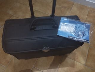 Maleta trolley Samsonite negra