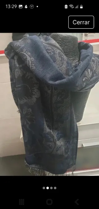 Pañuelo/bufanda azul y plateado con estampado flor