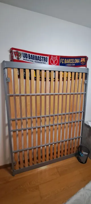 Somier metálico y láminas de madera de cama 150