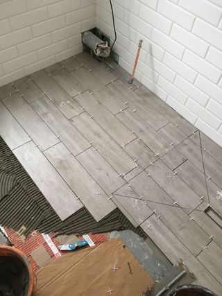 Solador alicatador reforma baño salon suelo piso