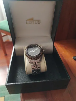 Reloj Lotus