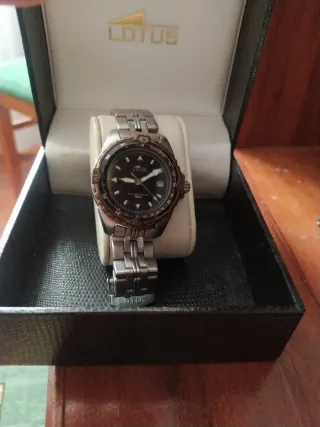 Reloj Lotus