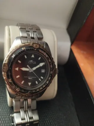 Reloj Lotus