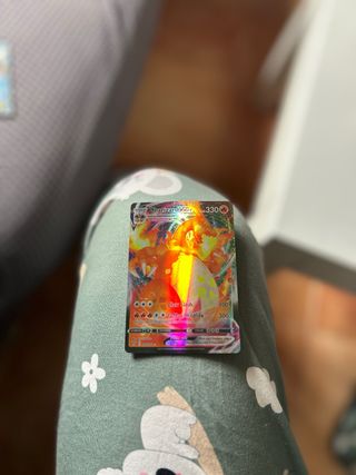 Carta Pokémon Charizard VMAX Gigantamax 020/189