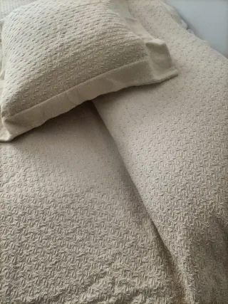 Colcha y cuadrante algodón beige