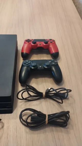 PS4 Pro 1TB Negra + 2 Mandos