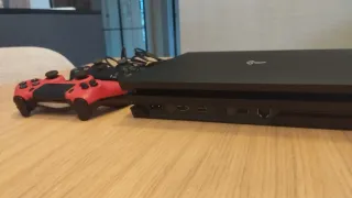 PS4 Pro 1TB Negra + 2 Mandos