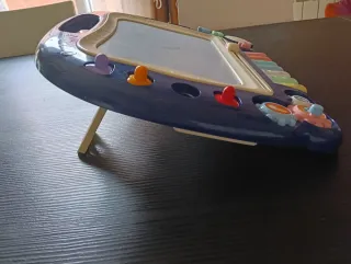 Pizarra magnética infantil con letras y números