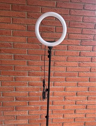 Aro de luz con trípode marca uphitnis