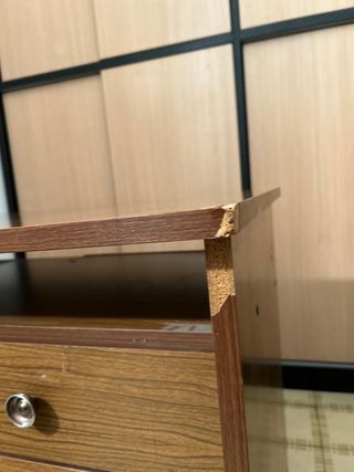 Mesa de madera marrón para despacho