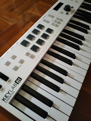 NEGOCIABLE Arturia KeyLab Essential 61