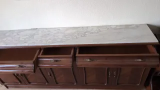 Mueble clásico madera con mármol Aparador cajonera