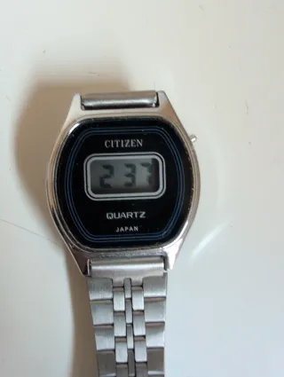 Reloj Citizen Quartz Digital Plata