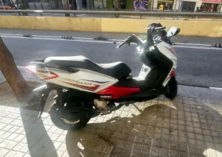 MOTOR GRIPADO SYM Joymax 125cc Maxiscooter Automát