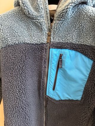 Forro polar Millet con capucha azul