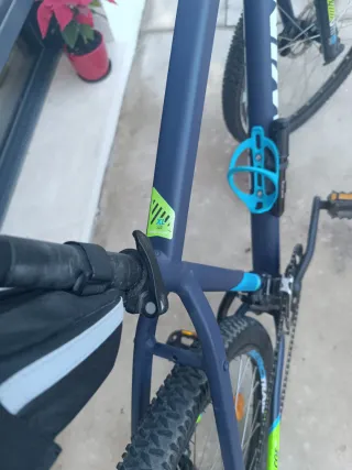 Bicicleta MTB Btwin Azul y Verde