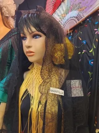 Mantilla Triangular paea Iglesia 120x60cm