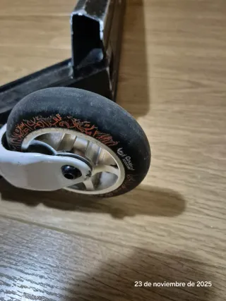 Patín freestyle blanco y negro