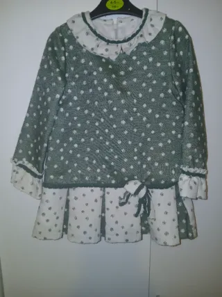 Vestido infantil verde con lunares