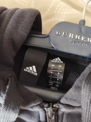 Sudadera Adidas Negra con Logo y Rayas