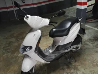 Derbi Atlantis 100cc Scooter