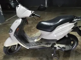 Derbi Atlantis 100cc Scooter