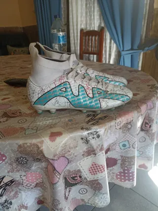 Botas de fútbol talla 40