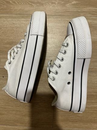 Zapatos Converse Blancos usado una vez, talla peqe