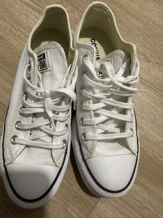 Zapatos Converse Blancos usado una vez, talla peqe