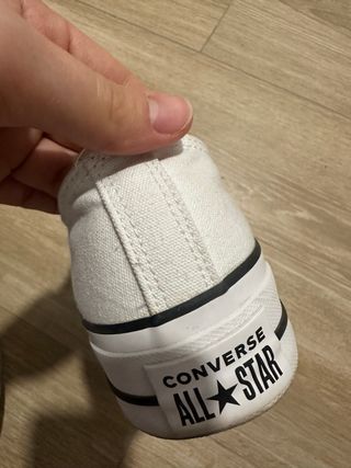 Zapatos Converse Blancos usado una vez, talla peqe