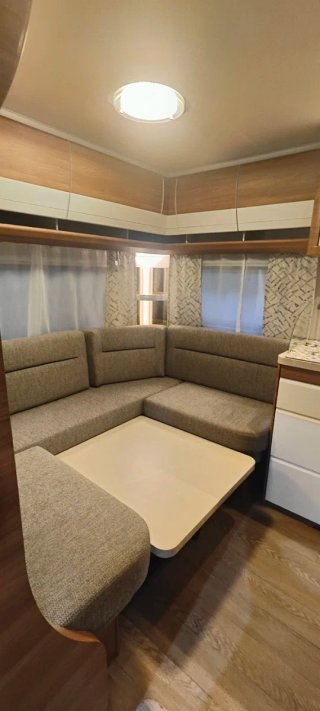 Caravana Hobby 460Ufe Deluxe