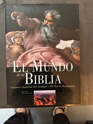 Latitud cero: viajeros, exploradores y aventure...