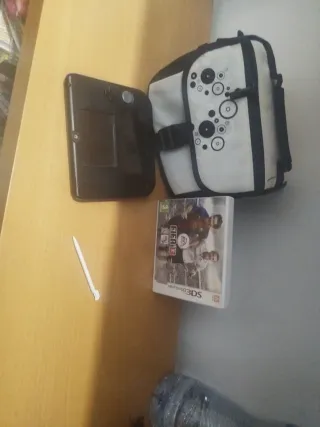 Nintendo 2DS Negra-Azul + FIFA 13