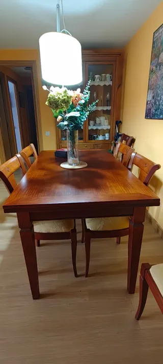 Mesa extensible cerezo y 6 sillas