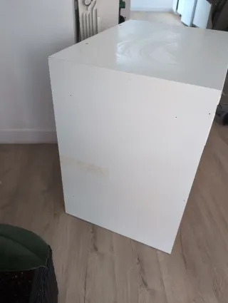 Cajonera blanca de madera